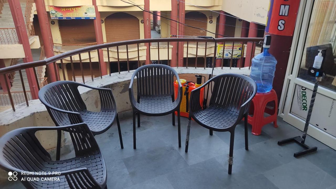 City Crown Guest House Sundarnagar 外观 照片